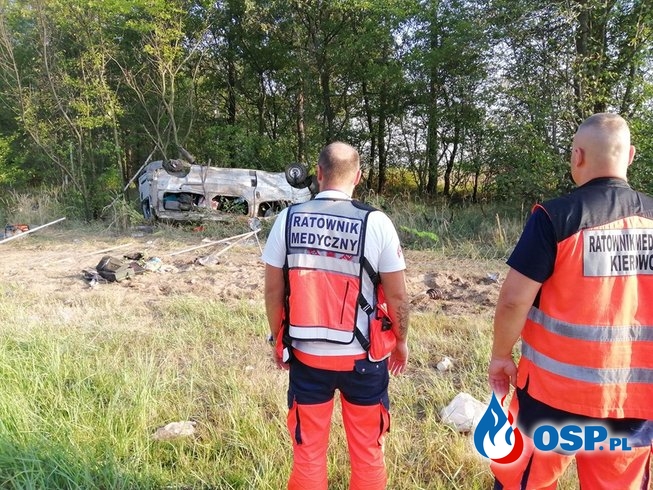 Pięć osób zginęło w dachowaniu busa na A4 OSP Ochotnicza Straż Pożarna