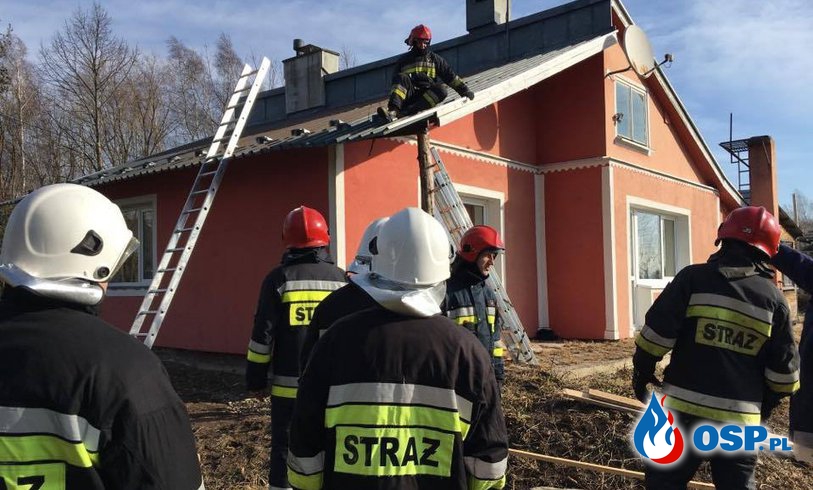 Silny wiatr uszkodził dach OSP Ochotnicza Straż Pożarna