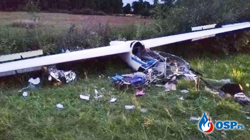 Szybowiec rozbił się w Laszkach. 18-letni pilot jest ciężko ranny. OSP Ochotnicza Straż Pożarna