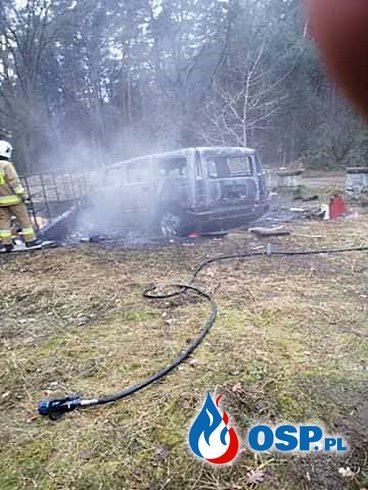 W spalonym Hummerze znaleziono zwłoki mężczyzny. Trwa prokuratorskie śledztwo. OSP Ochotnicza Straż Pożarna