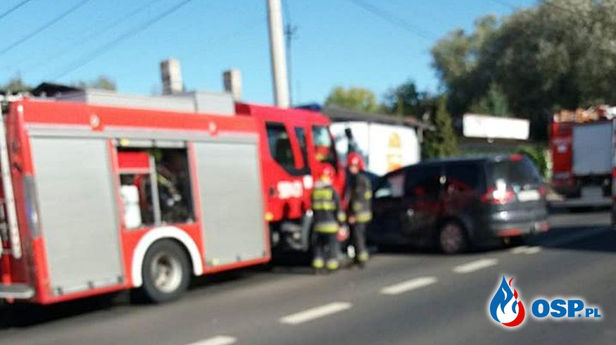Strażacy jechali alarmowo do wypadku radiowozu, sami mieli stłuczkę. OSP Ochotnicza Straż Pożarna