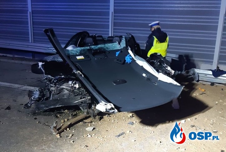 Kierowca infiniti zginął w wypadku na S8 OSP Ochotnicza Straż Pożarna