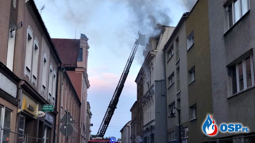 Wybuch gazu w kamienicy w Kędzierzynie-Koźlu. Zawaliła się kondygnacja, są ranni. OSP Ochotnicza Straż Pożarna