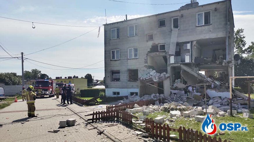 Wybuch gazu uszkodził budynek wielorodzinny w Safronce. Trzy osoby są ranne. OSP Ochotnicza Straż Pożarna