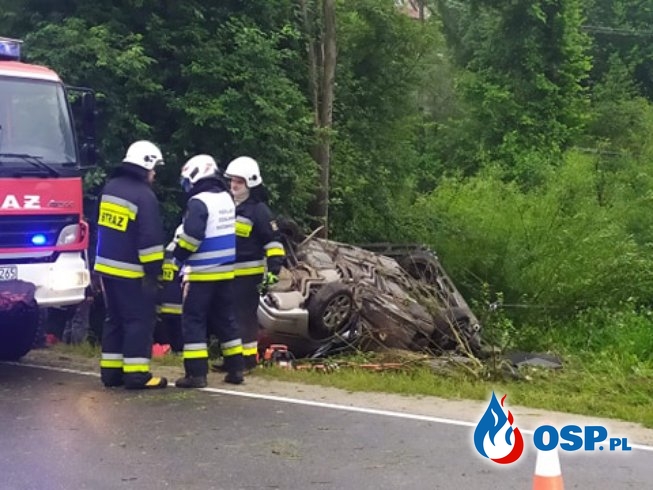 17-letni kierowca BMW zginął uciekając przed policją OSP Ochotnicza Straż Pożarna