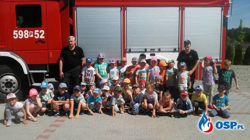 Odwiedziny strażaków w Przedszkolu Amica Kids OSP Ochotnicza Straż Pożarna