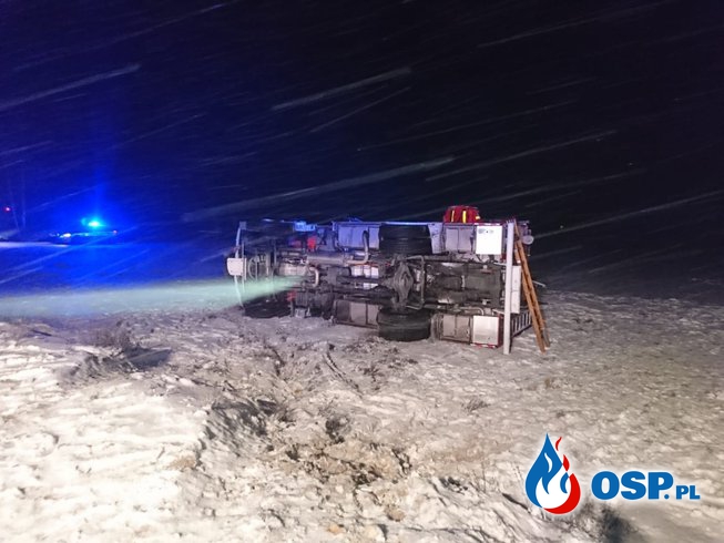 Wypadek strażaków z OSP Jaświły. Jechali do zdarzenia drogowego. OSP Ochotnicza Straż Pożarna