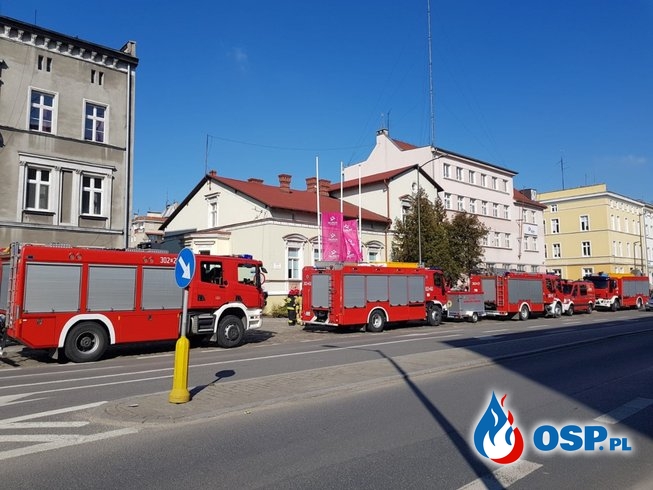 Podejrzana paczka w siedzibie Taurona w Opolu. Zaalarmowano strażaków i policję. OSP Ochotnicza Straż Pożarna