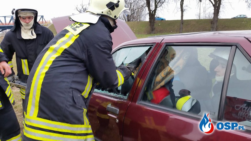 Ćwiczenia z działań podczas wypadków drogowych OSP Ochotnicza Straż Pożarna