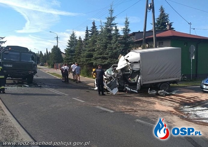 Pięć osób rannych po zderzeniu auta dostawczego z ciężarówką wojskową OSP Ochotnicza Straż Pożarna
