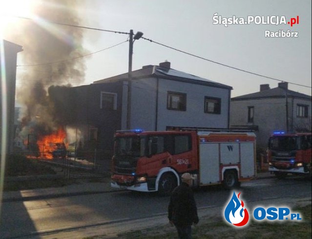 Komendant policji jadąc na służbę zauważył pożar i ruszył na ratunek OSP Ochotnicza Straż Pożarna