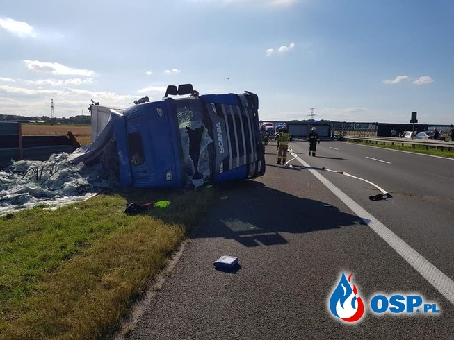 Ciężarówka staranowała słup, bramownica runęła w poprzek autostrady A4 OSP Ochotnicza Straż Pożarna