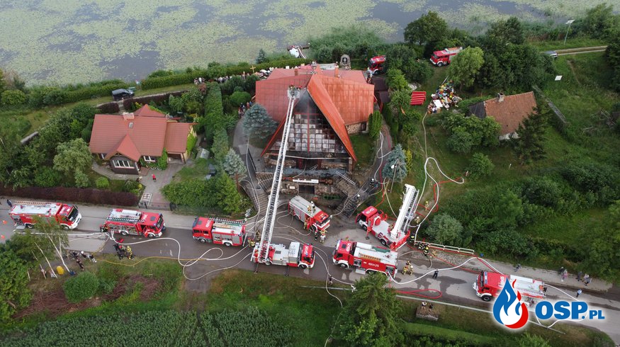 Pożar w remontowanym kościele w Kępkach. W akcji ponad 70 strażaków. OSP Ochotnicza Straż Pożarna