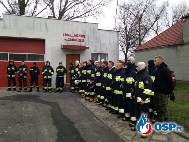 Ćwiczenia na budynku Szkoły w Słowikowie OSP Ochotnicza Straż Pożarna
