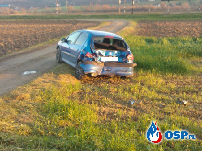 Wypadek na drodze wojewódzkiej w Siedliskach OSP Ochotnicza Straż Pożarna