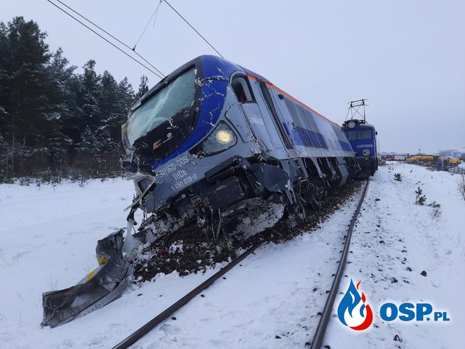 Zderzenie pociągu osobowego z samochodem ciężarowym w Koszarówce OSP Ochotnicza Straż Pożarna