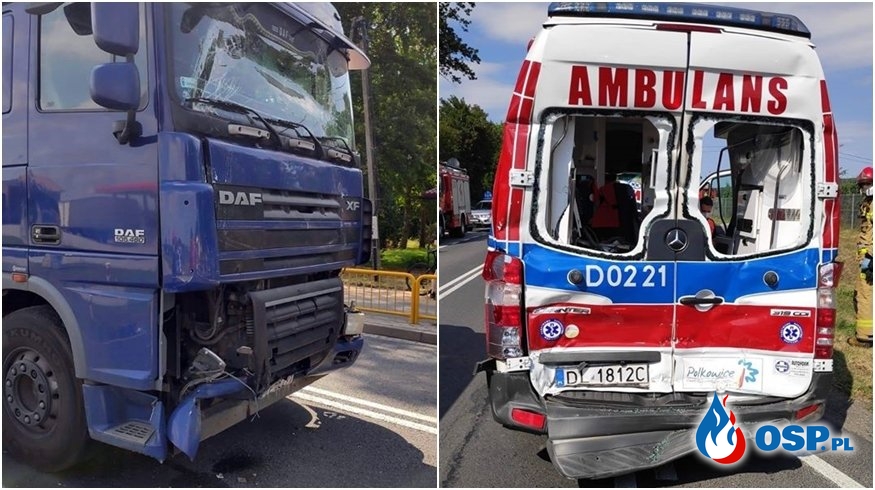 Wypadek karetki pogotowia na DK12. Ucierpiał przewożony w ambulansie pacjent. OSP Ochotnicza Straż Pożarna