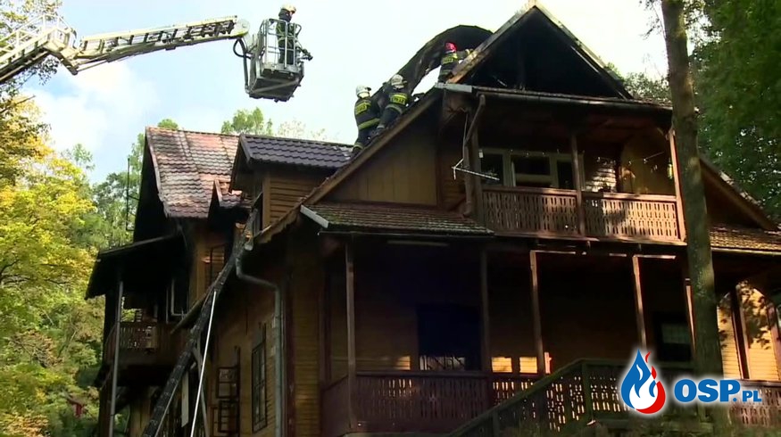 Pożar drewnianego domu w Rabce. Trzy osoby ranne. OSP Ochotnicza Straż Pożarna