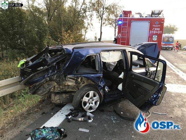 Tragedia na DW307. Jedna osoba nie żyje, sześć jest w szpitalu OSP Ochotnicza Straż Pożarna
