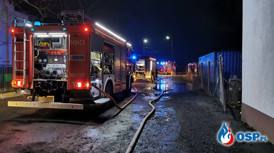 Pożar budynku magazynowego na terenie byłej cukrowni w Gryficach OSP Ochotnicza Straż Pożarna