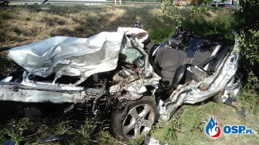 Dwie osoby nie żyją. Tragiczne zderzenie dwóch aut na Opolszczyźnie. OSP Ochotnicza Straż Pożarna