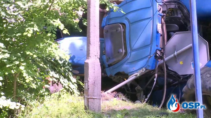 8-latek ranny w wypadku traktora w Brzesku. Za kierownicą siedział 16-latek. OSP Ochotnicza Straż Pożarna