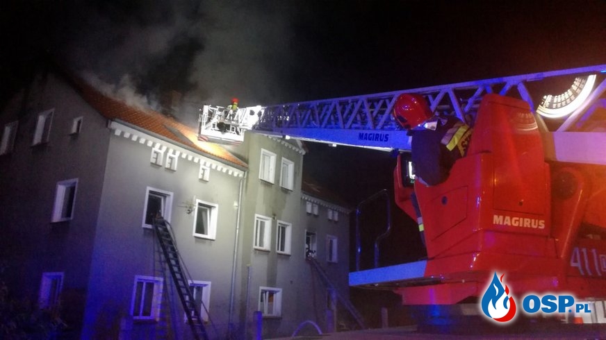 Dwie osoby zginęły w pożarze budynku w Pieszycach. Troje lokatorów udało się uratować. OSP Ochotnicza Straż Pożarna