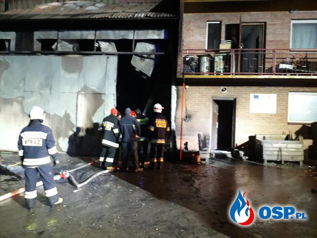 Pożar budynku magazynowego oraz budynku mieszkalnego w miejscowości Szczekarzów gmina Skalbmierz OSP Ochotnicza Straż Pożarna