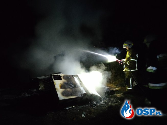 169/2021 Pożar śmieci w Białęgach - właściciel groził i rzucał w Strażaków niebezpiecznymi elementami OSP Ochotnicza Straż Pożarna
