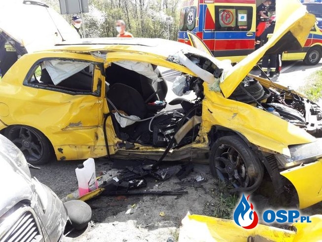 Dwie osoby ranne po zderzeniu aut w Barcicach OSP Ochotnicza Straż Pożarna