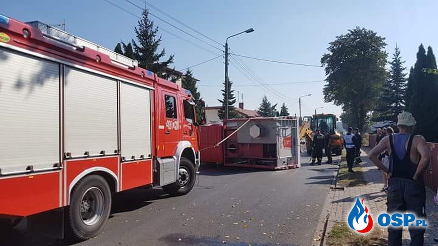 Wypadek strażaków w drodze na ćwiczenia. Wóz przewrócił się na bok! OSP Ochotnicza Straż Pożarna