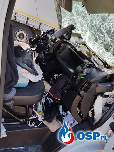 Groźny wypadek na 367 kilometrze autostrady A2. W akcji LPR. OSP Ochotnicza Straż Pożarna
