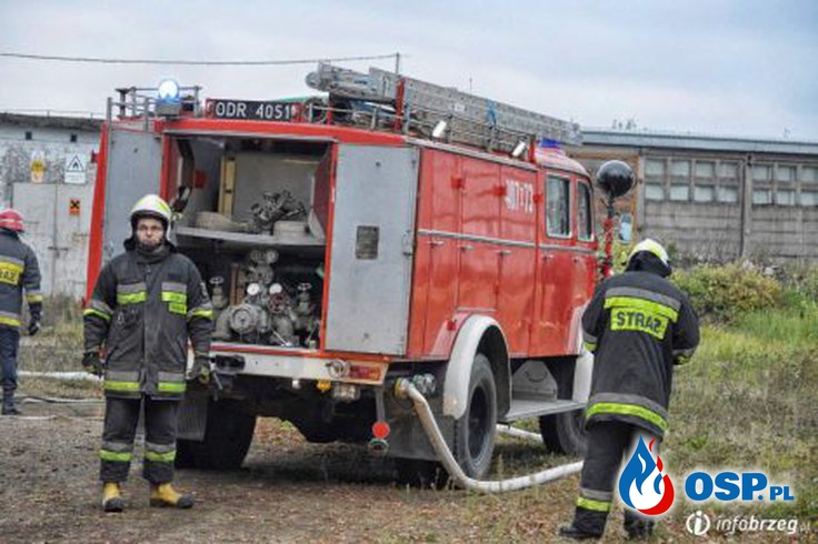 Pożar magazynu i wypadek samochodowy podczas ćwiczeń strażaków [fotorelacja] OSP Ochotnicza Straż Pożarna