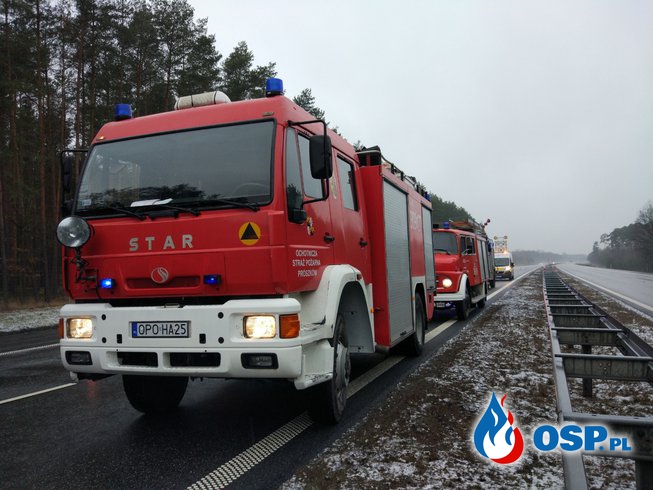 Kierujący samochodem osobowym wjechał w patrol A4 OSP Ochotnicza Straż Pożarna