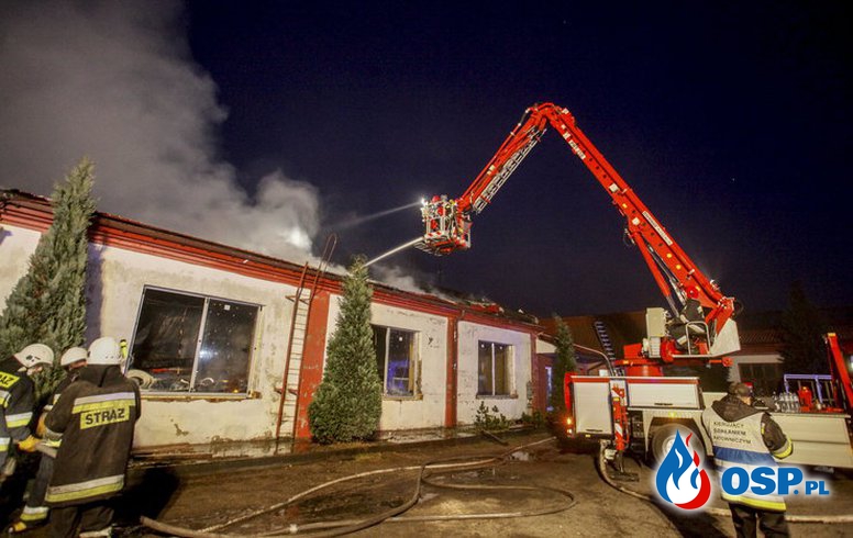 Gigantyczny pożar fabryki mebli w Suchedniowie. OSP Ochotnicza Straż Pożarna