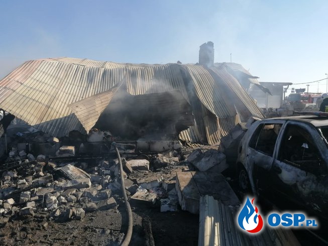 Wybuch i pożar pod Chełmem. Po rannego mężczyznę przyleciał śmigłowiec LPR. OSP Ochotnicza Straż Pożarna