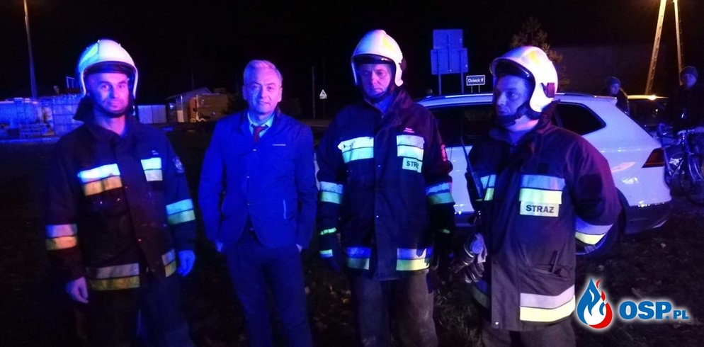Robert Biedroń uratował mężczyznę z 2-letnim dzieckiem z płonącego samochodu! OSP Ochotnicza Straż Pożarna