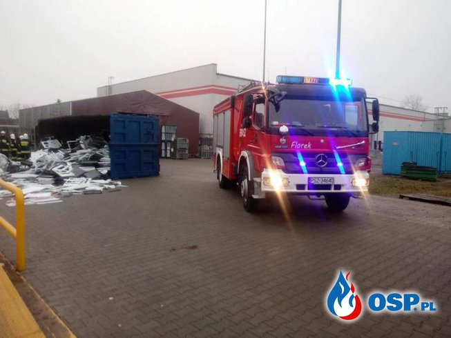Amica – przewrócony samochód ciężarowy OSP Ochotnicza Straż Pożarna