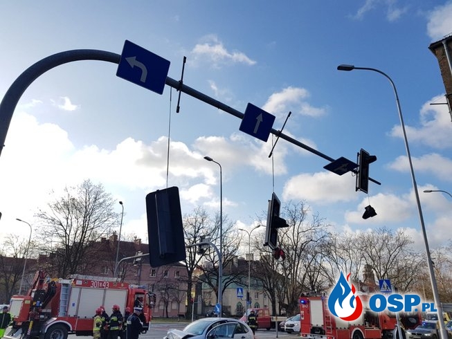 Wypadek z udziałem policyjnego radiowozu w Opolu OSP Ochotnicza Straż Pożarna