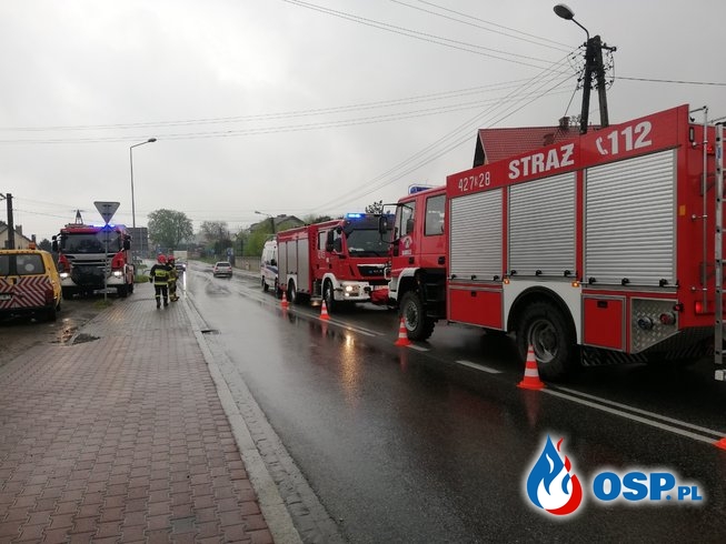 Kolizja drogowa - ul. Oświęcimska w Wygiełzowie OSP Ochotnicza Straż Pożarna