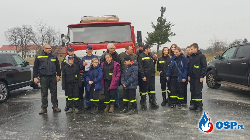 Druhowie ze Starego Węglińca przekazali wóz strażakom z Ukrainy OSP Ochotnicza Straż Pożarna