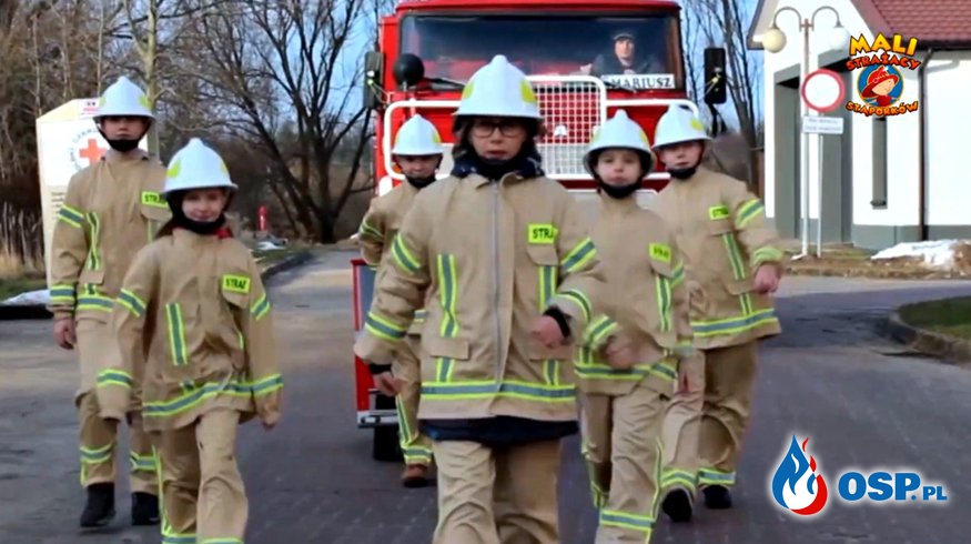 "Małomiasteczkowy Star". Mali strażacy ze Stąporkowa nagrali cover hitu Dawida Podsiadło. OSP Ochotnicza Straż Pożarna