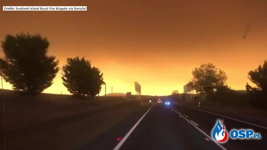 "Horyzont płonął". Film z pożaru o zachodzie słońca w Australii. OSP Ochotnicza Straż Pożarna