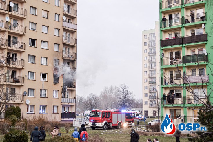 Wybuch gazu w bloku mieszkalnym w Zabrzu. "Lokator został wyrzucony przez okno". OSP Ochotnicza Straż Pożarna
