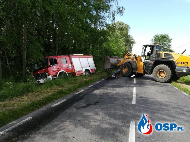 Wypadek wozu strażackiego OSP Mosty. Kierowca ciężarówki zajechał drogę! OSP Ochotnicza Straż Pożarna