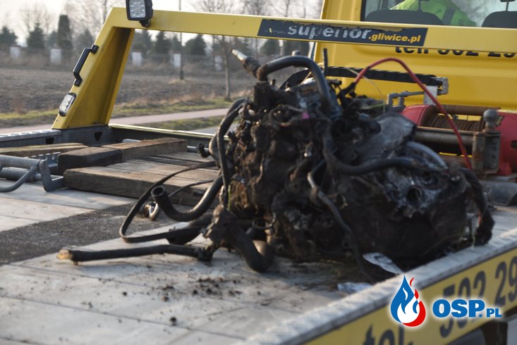 23-latek zginął w czołowym zderzeniu auta i ciężarówki pod Żyrardowem OSP Ochotnicza Straż Pożarna