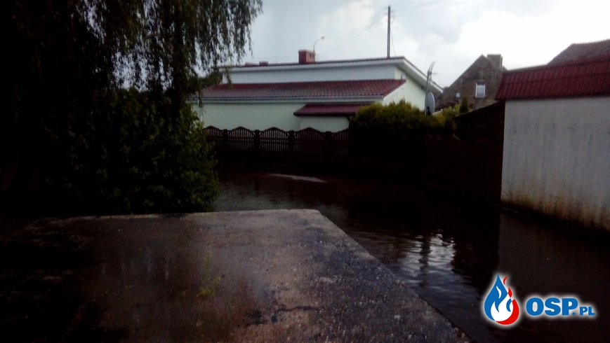 Rynek i ulica Kościuszki pod wodą OSP Ochotnicza Straż Pożarna