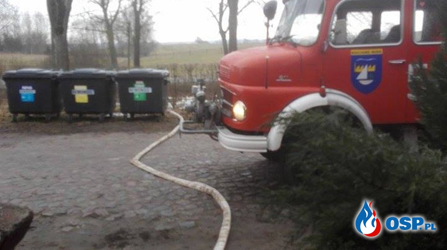 Wypompowywanie wody w Śwignajnie. 5/2016 OSP Ochotnicza Straż Pożarna