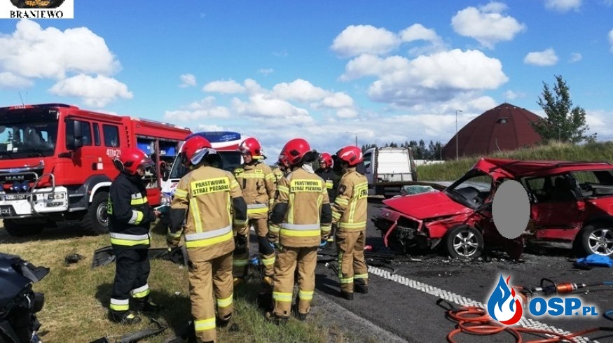 Tragiczny wypadek na S22. W zderzeniu dwóch aut zginął kierowca. OSP Ochotnicza Straż Pożarna