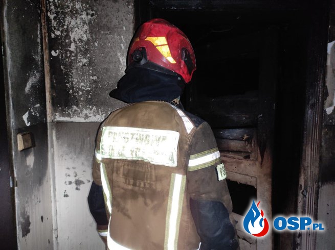 Tragiczny pożar mieszkania w Braniewie. Nie żyje mężczyzna. OSP Ochotnicza Straż Pożarna